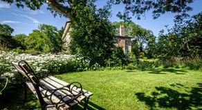 Cosy Wolf Bed & Breakfast - Image 5
