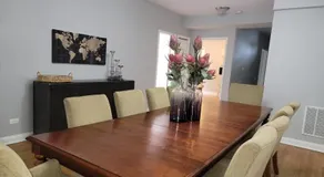 Beautiful Big 3 bedroom Quiet Apt near downtown - Image 5