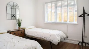 Modern 2 bedroom Bungalow near Bath - Image 2