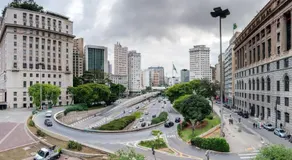 Apto para 3 Hóspedes ao Lado do Metrô Anhangabaú - Image 2