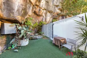 Apartamento vacacional apropiado para familias con internet de alta velocidad y terraza | Cerca Circular Quay - Image 5