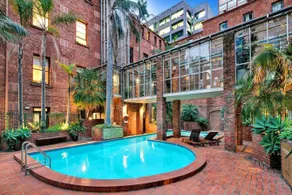 Gordon House Apartments - Image 2