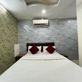 Hotel Radhe Inn - Image 2