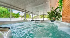The Flamingo*4bed*pool*jacuzzi*foosball - Image 3