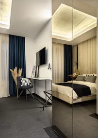 Union Plaza Hotel - Image 2