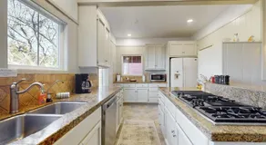 Mendocino Lodge with Hot Tub and Fireplace - Image 3
