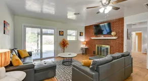 7 Mi to Busch Gardens! Family & Pet-Friendly Home - Image 2