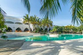 Sun Palm Beach Resort. - Image 2