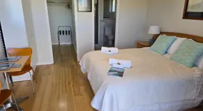 Alexander Drive B & B - Image 2