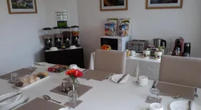 Boutique Country House Aldergrove - Image 2