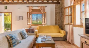 Atractivo apartamento vacacional con jardín, barbacoa y terraza | Vistas a la montaña | Admite mascotas - Image 2