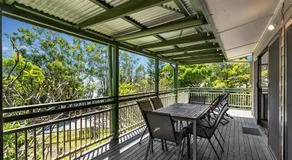 Charming Lakeside Retreat - Image 3