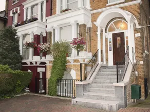 Lampton Guest House - Image 1