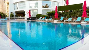The Corner Park Hotel - Image 3