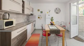 Stunning Home In Crveni Vrh With Wifi - Image 2