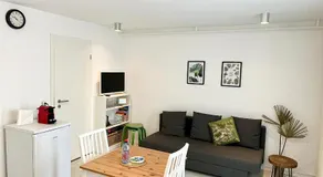 Green Sun - a cozy apartment close to the airport - Image 3