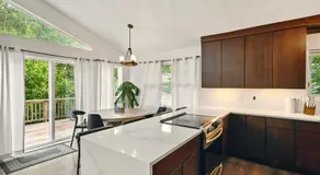 Jewel-Lake Boutique Stay - Image 4