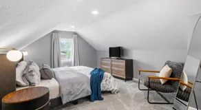Expertly Designed Lake Erie Escape with Hot Tub - Image 5