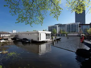Beautiful Amstel houseboat - Image 3