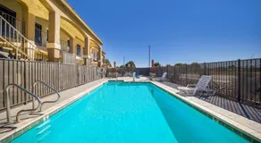 Quality Inn & Suites Hesperia-Victorville - Image 3