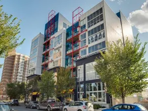 Huge Penthouse Loft, Rooftop Patio, BBQ, Parking, Coffee - Image 5