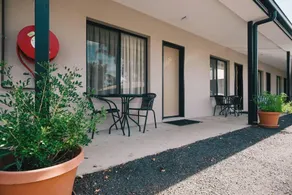 Artesian Spa Motel - Image 5