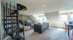 Tron Kirk Residence - Image 3