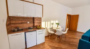 Dragovoja Lux Apartments & Rooms - Image 3