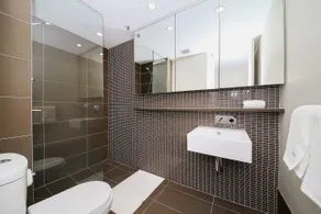Cozy Albert Park Suite Next to Grand Prix Circuit - Image 2