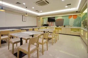 Hanting Hotel Qingdao Taidong Pedestrian Street - Image 4