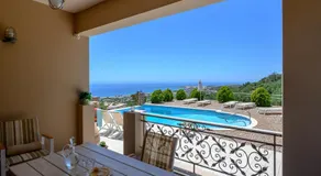 Votana Villa & Apartments - Image 4