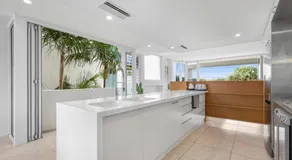 Seaside Luxury: Private Pool and Stunning Views - Image 5