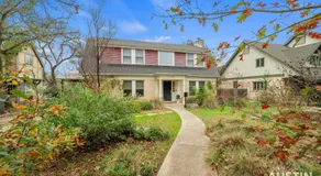 Near UT Pet Friendly w Parking 3BR 2.5BA in Walkable Area By Austin Vacay - Image 4
