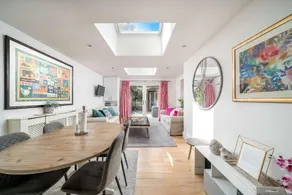 JOIVY Elegant London Stay - 2BR with Garden in Battersea - Image 3