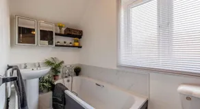 COSY HOME NEAR DORNEY, WINDSOR & Free Parking - By Tempstay - Image 2