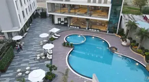 Love Kush Hotel - Image 4