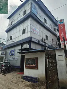 Hotel Elliot Comfort Inn - Image 5