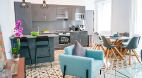 Elegant 2-BR Apartment with Unmatched Central Location - Image 3