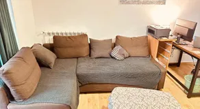 Luxury 1BR Holiday Haven 10-Min Train to Center & Airport Access - Image 2