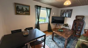 Cozy guest house with terrace - Image 3