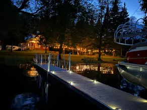 Bright Amazing 6 Bed Chalet Waterfront in Rigaud - Image 4