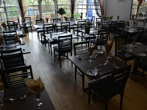 Crown hotel - Image 3