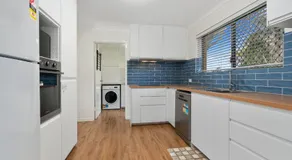 Elegant Beachside Gem - Image 4