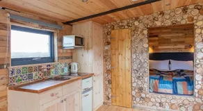 The Little Stable - Image 2