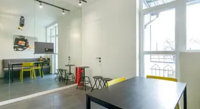 Viral 2 BR Photo Studio Loft - Image 3