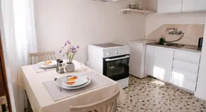 Aioliana Apartments - Image 3