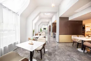 Atour Hotel Wuhan Wuchang Zhongnan Road - Image 5