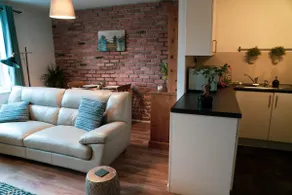 Modern flat in Cardiff Bay - Image 2
