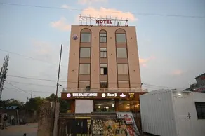 Hotel The Sabhyansh - Image 2