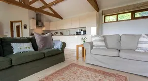 Beautiful Box Hill Lodge - Image 2